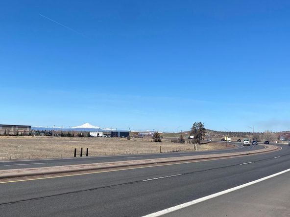 2036 NW Canal Blvd, Redmond, OR 97756